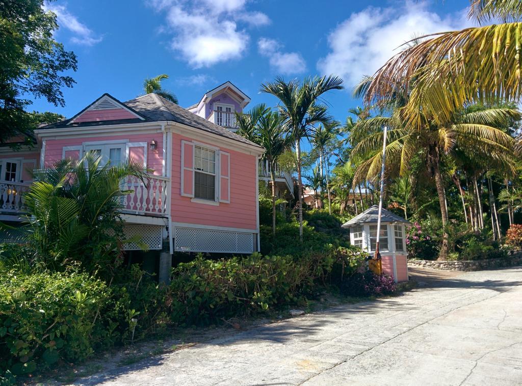 Orange Hill Beach Inn Nassau Bagian luar foto
